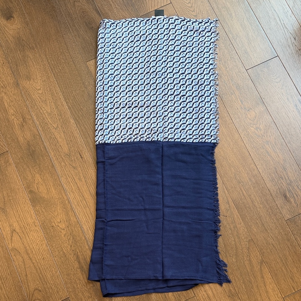 Armani Exchange Navy and White Patterned Scarf C22-026